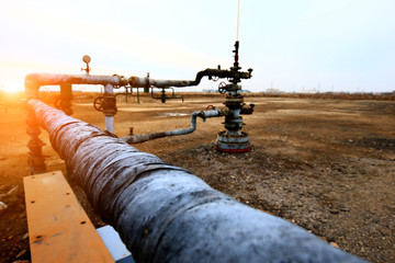 Oil pipes and valves