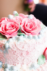 wedding cake with roses