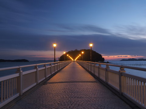 蒲郡　竹島橋から見た夕暮れの竹島