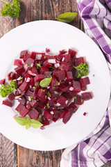 beetroot salad with basil
