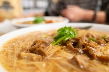 thin noodles with pork intestine
