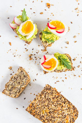 chleb z ziaren © joanna_pe