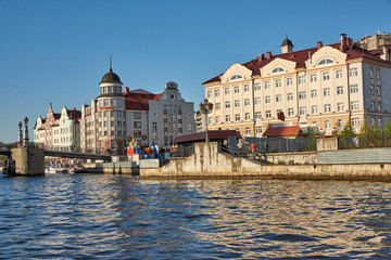 Obraz premium Russia. Kaliningrad. View of the embankment of the Pregolya River from the Jubilee Bridge