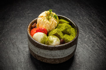 わらびもち traditional Japanese Sweet taste desert