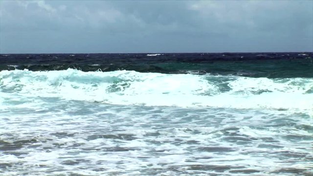 North Shore Waves-zoom
