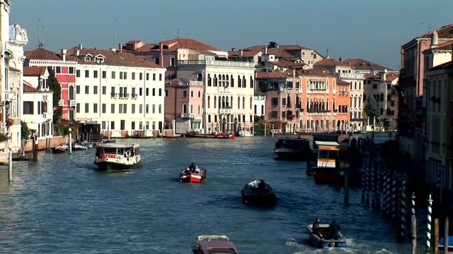 Upper Grand Canal-overhead-zoom