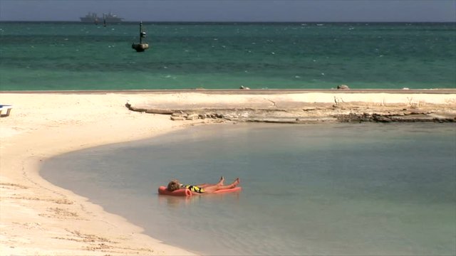 Aruba Rafter in Lagoon