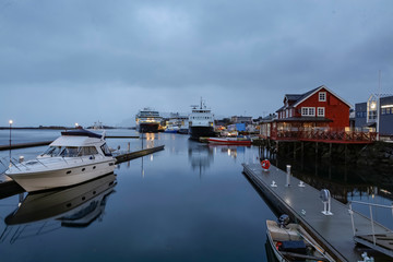 Fototapeta na wymiar Boats and ship in the harbor