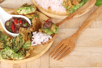 spicy shrimp chili paste and fried acacia pennata omelette