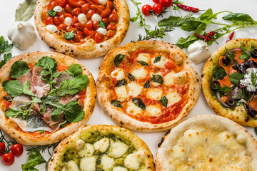 ピッツア　Italian home-made pizza