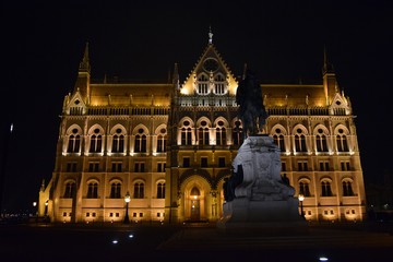 Fototapeta na wymiar Castle. Residence of the Hungarian Parliament on the Danube in Budapest. 
