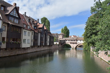 Fototapeta na wymiar Bridge on Pegnitz river in Nürnberg, Germany
