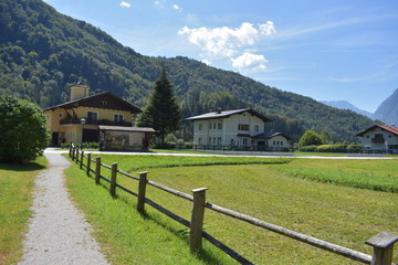 Fototapeta na wymiar house in the mountains in Austria
