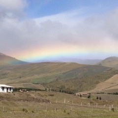 Cerca a un arco&iacute;ris 