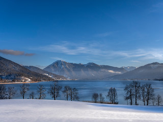 Fototapeta na wymiar Tegernsee im Winter, Bayern, Deutschland
