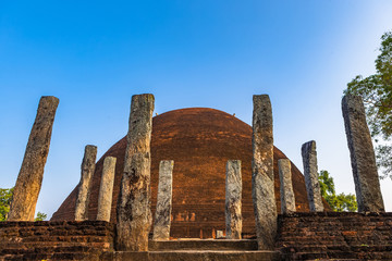 Fototapeta premium Stupa temple. Tissamaharama, Sri Lanka.