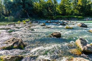 Naturbelassene Isar bei München Unterföhring