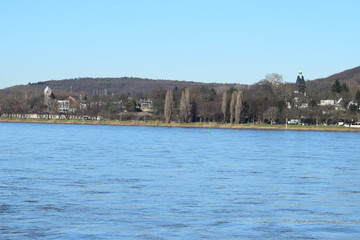 Rheinufer in Bonn, gegenüber Königswinter 02/19
