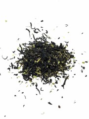 blend of black and green tea on a white background