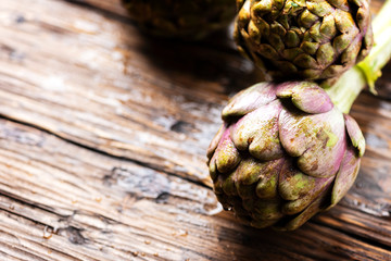 Raw italian artichoke