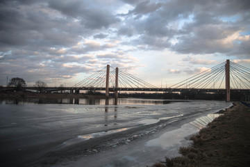 Fototapeta na wymiar Most Milenijny Wrocław, Odra Dolnyśląsk , Polska , Europa