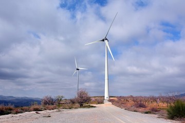 aerogenerador generando energia limpia