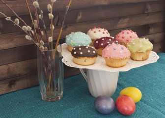 Festive Easter table, Easter cupcakes and painted eggs