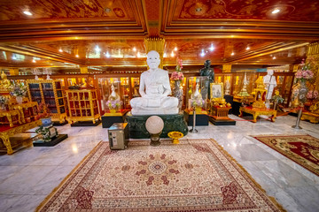 Fototapeta premium Wat Paknam Bhasicharoen Temple in Bangkok, Thailand