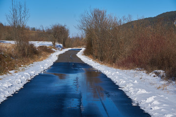 la strada azzurra.