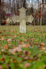 single tomb cross