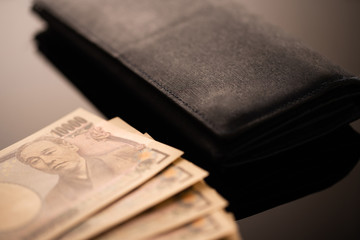 お金と財布のイメージ