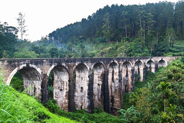 Fototapeta na wymiar Famous Demodara Nine Arch Bridge. Ella, Sri Lanka.