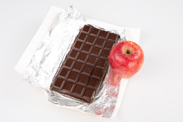 open package caco bar chocolat with  red apple
