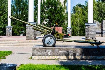 artillery cannon of soviet army, monument