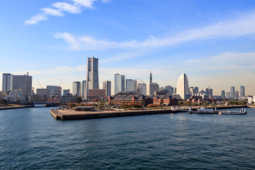 横浜 大桟橋から見たみなとみらいのビル群