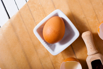 egg arrangement on baking paper
