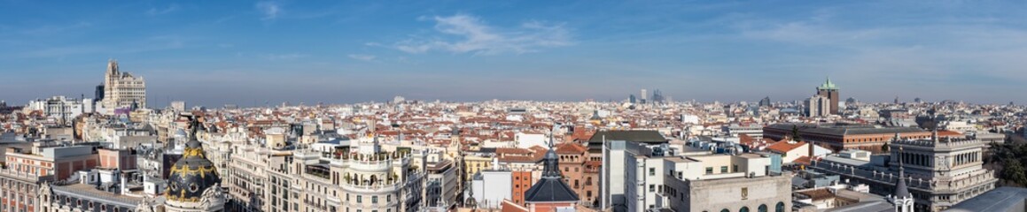 Fototapeta na wymiar Madrid view from the rooftops