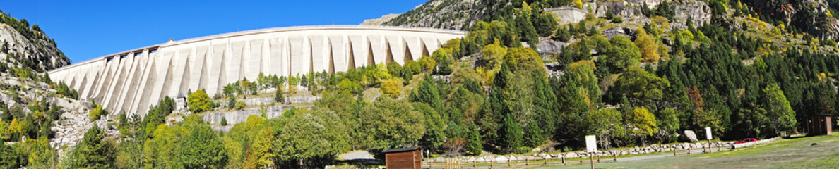 Embalse de Cavallers en El Valle de Bohí, alta Ribagorza, Lleida, Catalunya, España