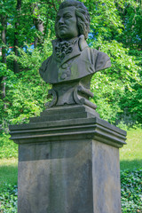 Obraz premium 2009.05.08, Prague, Czech. Mozart's sculpture of Tomas Seidan, 1876. Monument to famous composers. Sights of Prague.