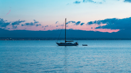 Obraz premium sailing boat in the sea