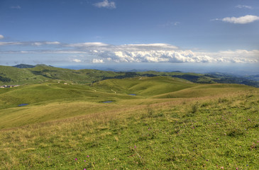 Fototapeta na wymiar A summer view of Lessinia in Northern Italy.
