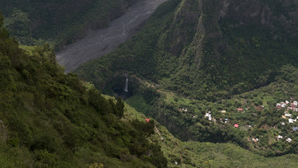 Grand Bassin, petit village encaissé au fond de la vallée, îlet, La Réunion