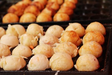 Takoyaki is delicious Japanese food on pan