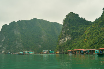 Fototapeta na wymiar Halong Bay Vietnam Fishing Village