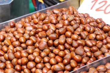 Roasted chestnuts is delicious at street food