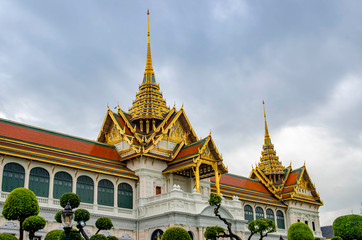 Fototapeta premium Gran Palace Wat Phra Kaew Temple in Bangkok, Thailand