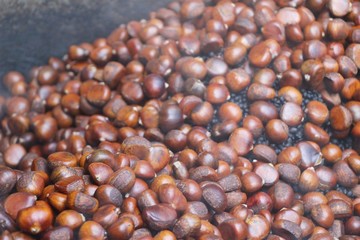 Roasted chestnuts is delicious at street food