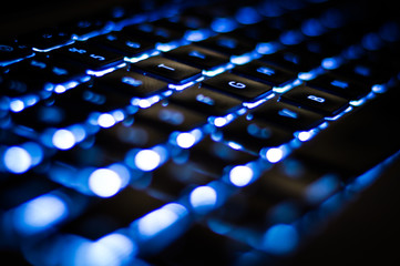 Illuminated computer keyboard 