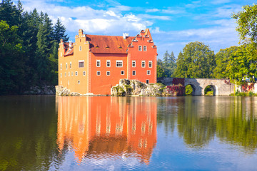 Obraz premium Cervena Lhota. Czech Republic. Castle on the lake