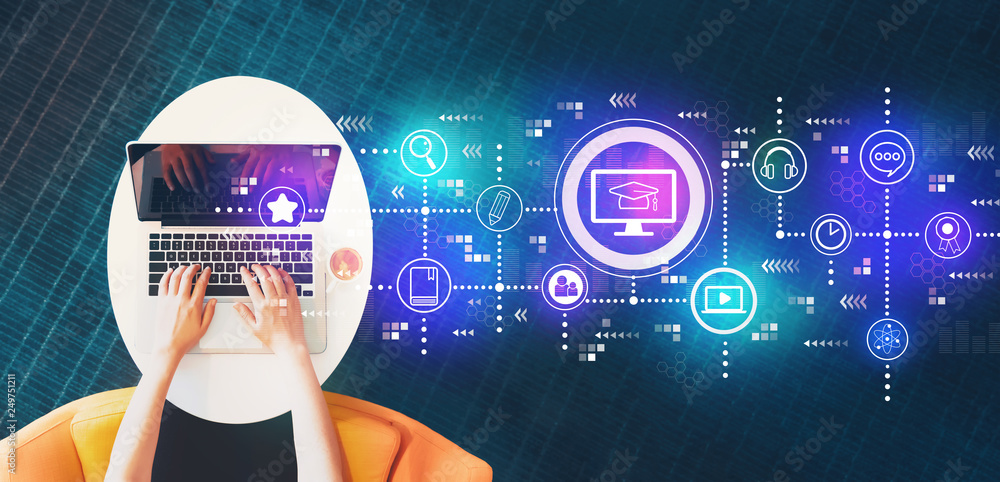 Poster e-learning with person using a laptop on a white table